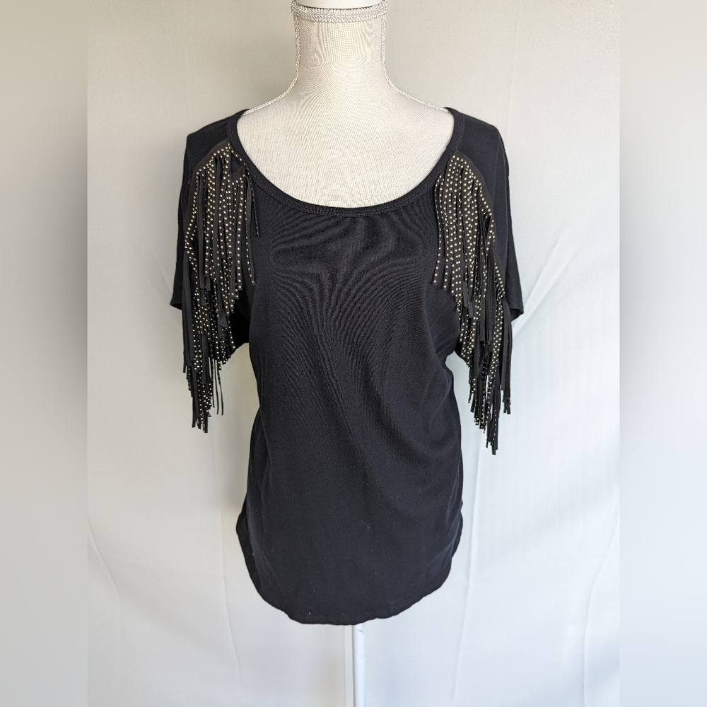 VOCAL XL Black top with fringe and gold metallic embellishments